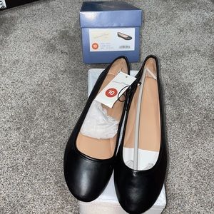 Universal Thread Black Flats